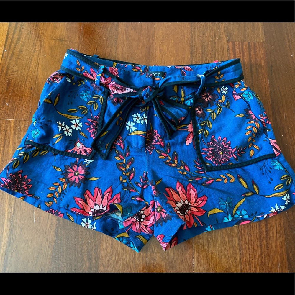 LOFT - Blue Floral Belted Shorts